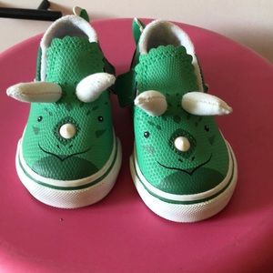Size 4 Dino vans!